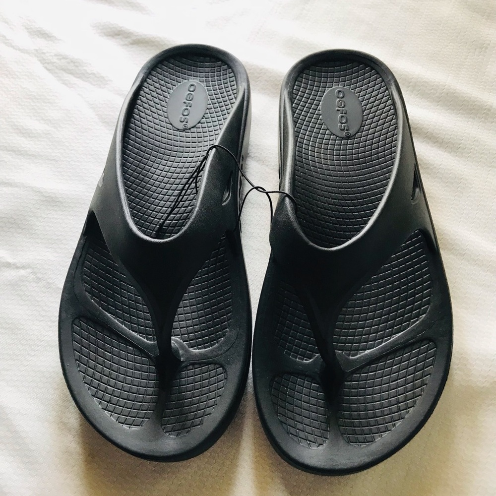 OOFOS Black Slide Sandals